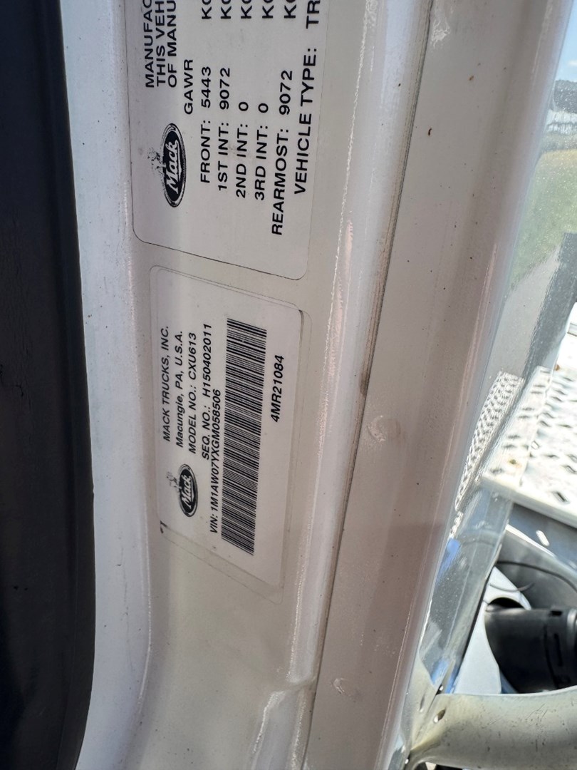 2016 MACK CXU613 - USED TRUCKS DAY CAB - image 18